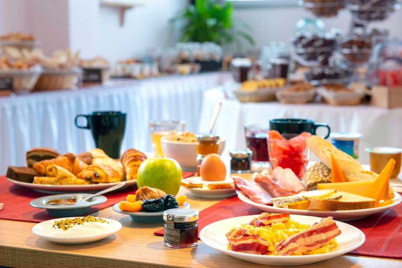 Meshal Hotel Манама Екстериор снимка