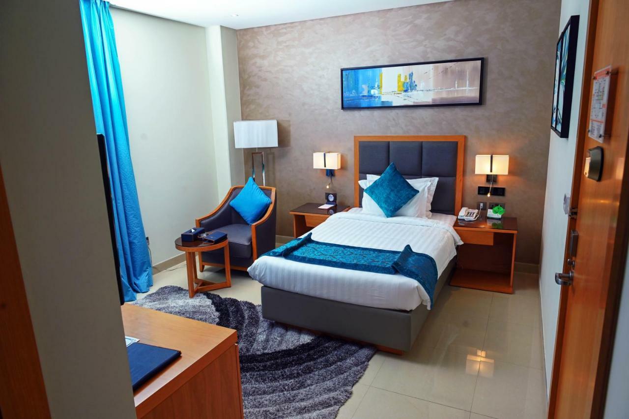 Meshal Hotel Манама Екстериор снимка